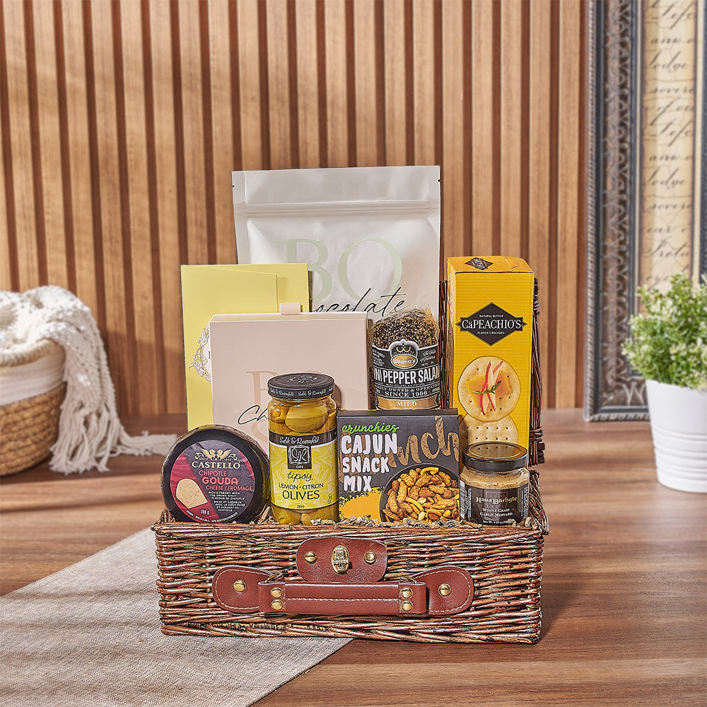 Traditional Wicker Snack Basket – how the gift is presented
