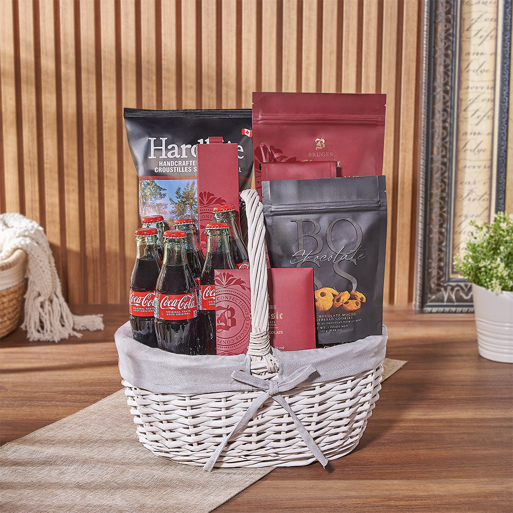 Premium Hardbite and Bruges Gourmet Snack Basket – how the gift is presented