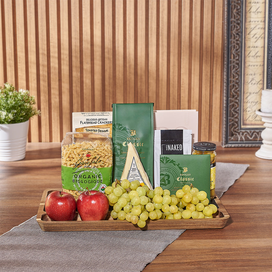 Delight your loved ones with an exquisite array of gourmet kosher treats. The Ultimate Kosher Sweet & Salty Gift Set offers a thoughtful gesture suitable for any celebration - New Jersey Delivery