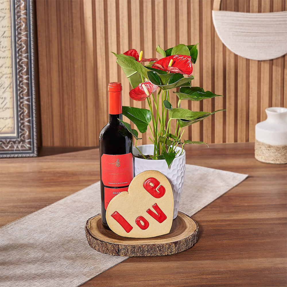 Heart Cookie and Wine Gift Basket – how the gift is presented