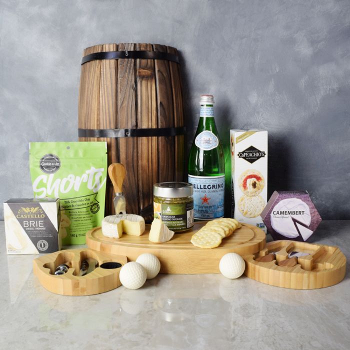 Brie and Camembert Cheese Gift Basket with Tapenade – how the gift is presented