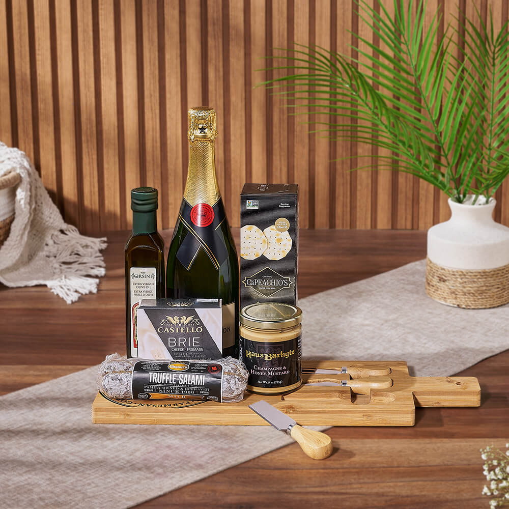 Sparkling Wine Brie Salami Basket – how the gift is presented