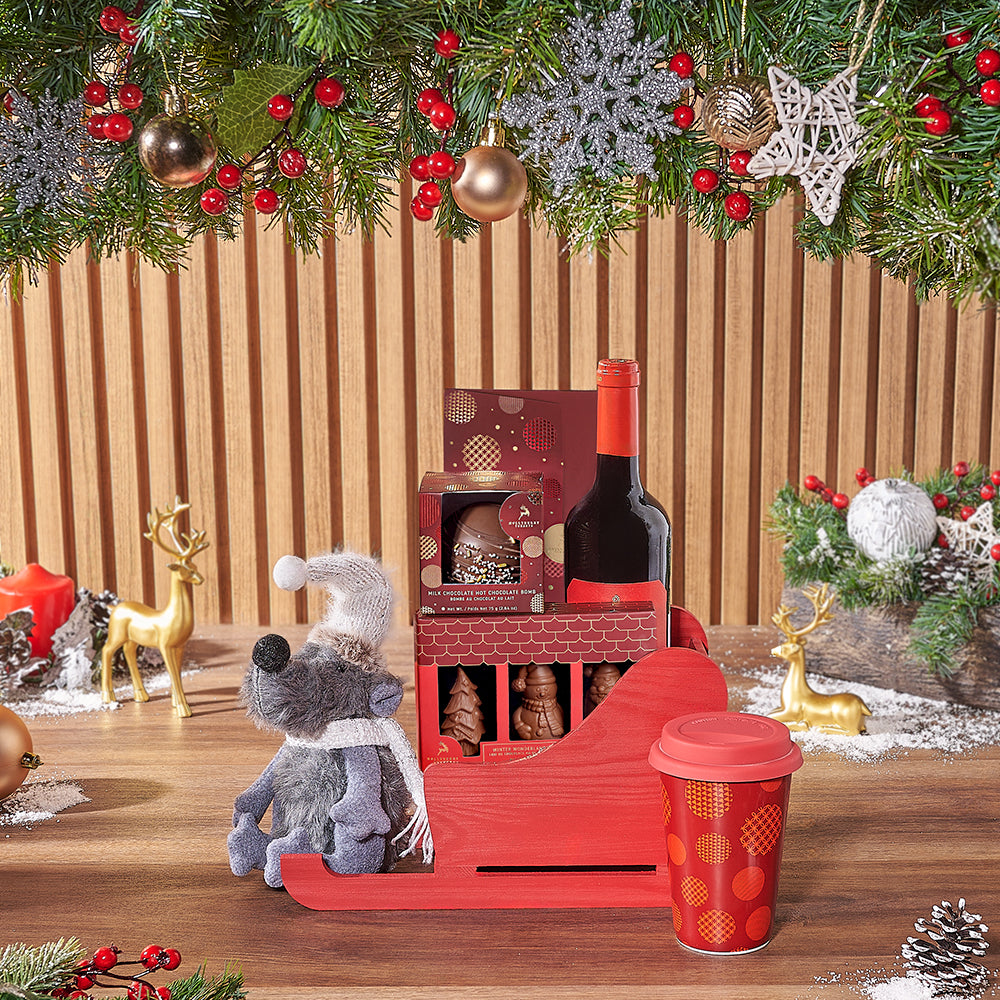Wine Basket with Plush Holiday Mouse – how the gift is presented
