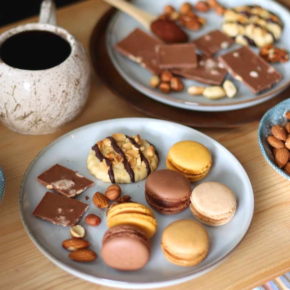 Gourmet gift, gourmet, nuts, chocolate, coffee, tea, macarons, cookies, New Jersey Gift Baskets Delivery Gourmet gift, gourmet, nuts, chocolate, coffee, tea, macarons, cookies, New Jersey Gift Baskets Delivery
