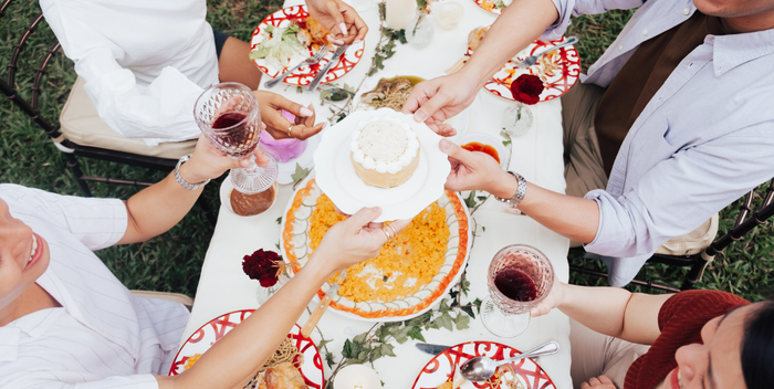 Hosting an Outdoor Thanksgiving Celebration