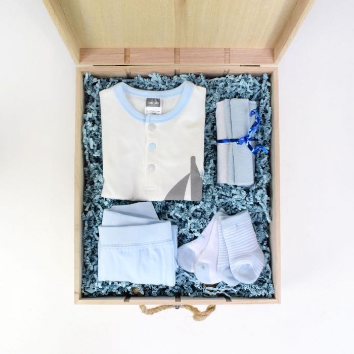 Rustic Baby Boy Crate – how the gift is presented