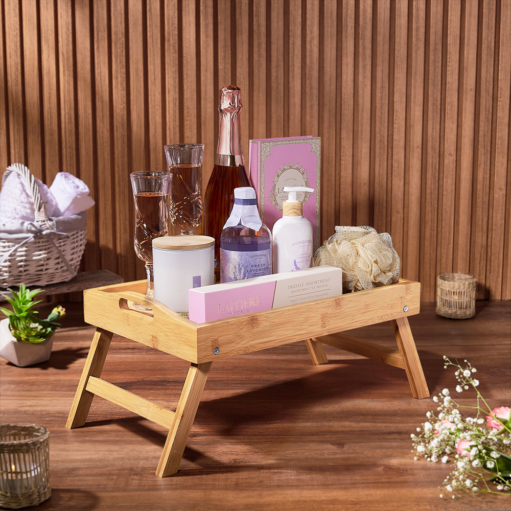 Sparkling Wine with Chocolates and Tray – how the gift is presented