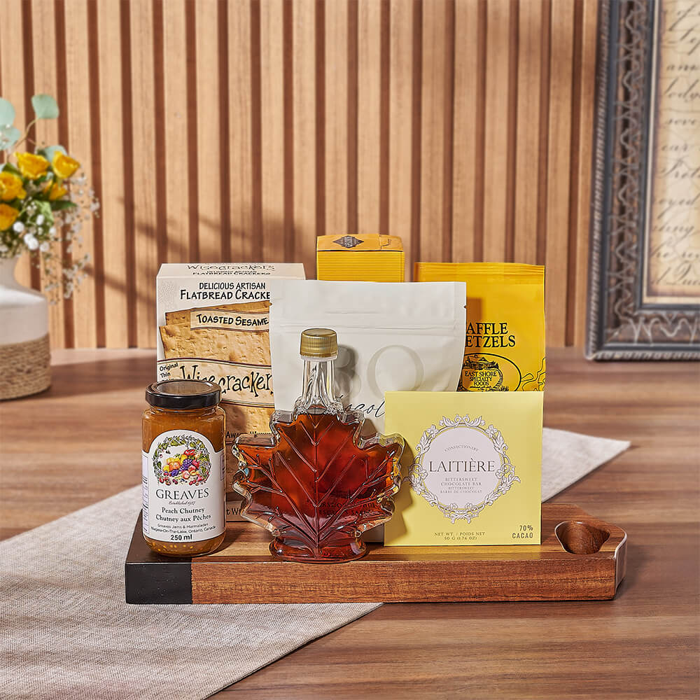 Snack Platter with Crackers and Chocolate – how the gift is presented