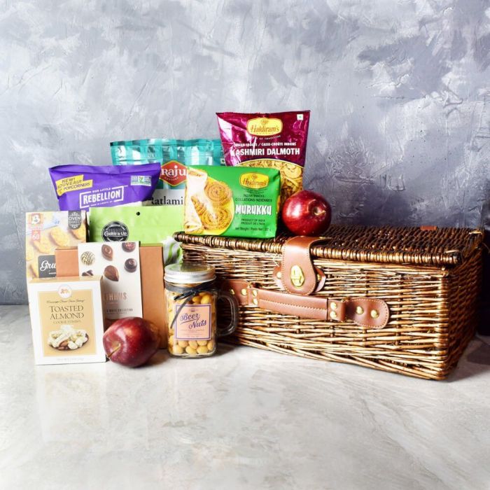 Gourmet Diwali Snack Assortment Gift Basket – how the gift is presented
