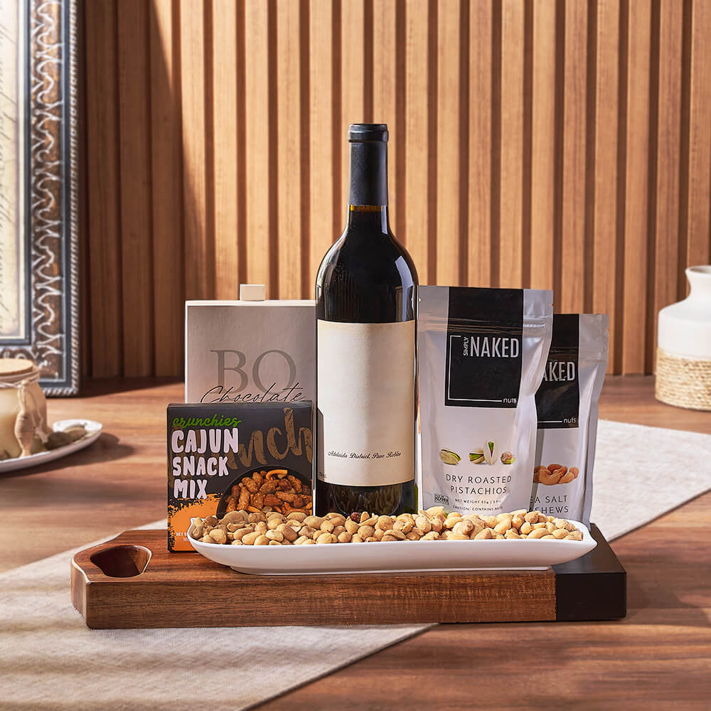Classic Wine and Gourmet Snack Mix Gift Basket – how the gift is presented