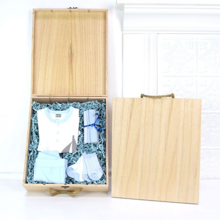 Newborn Baby Boy Four-Piece Box – how the gift is presented