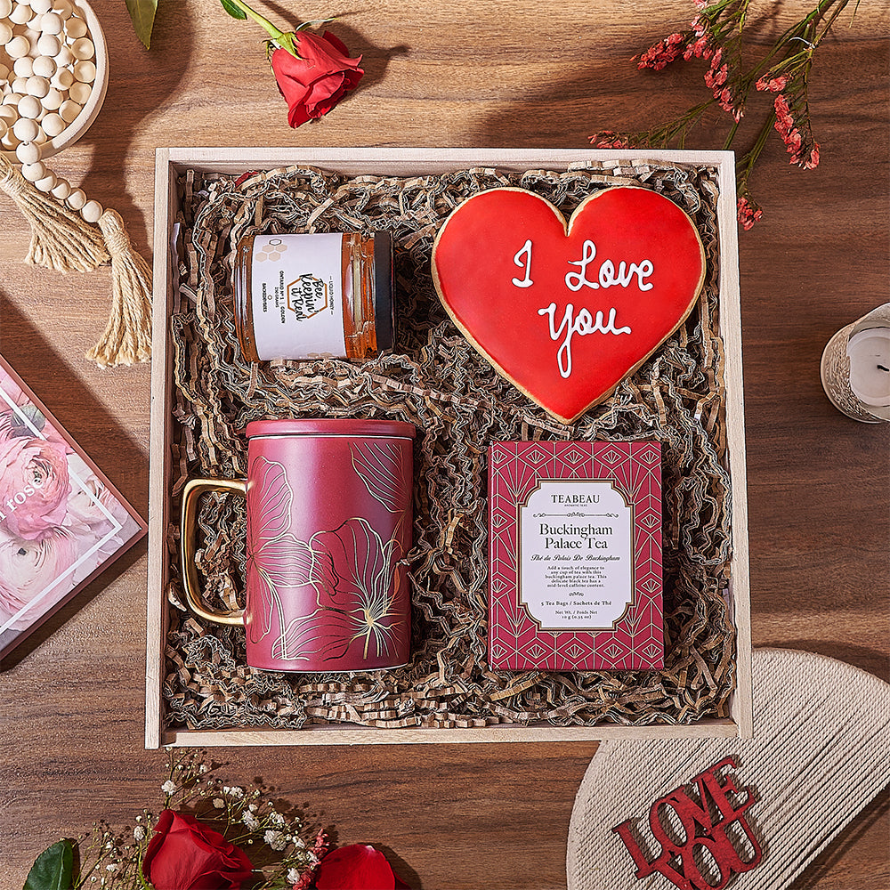 Valentine’s Day Gift Basket with Buckingham Palace Tea and Honey – how the gift is presented