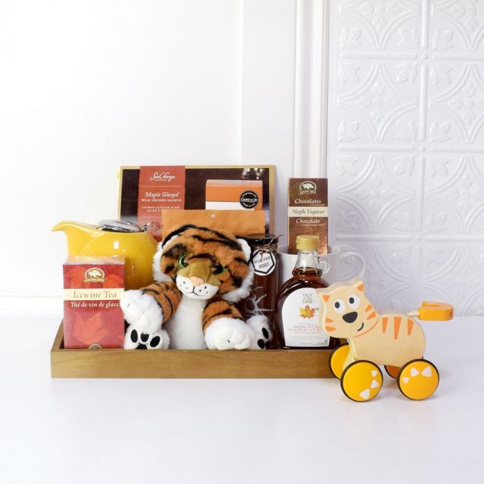 Exclusive Baby Gift Basket with Toys – how the gift is presented