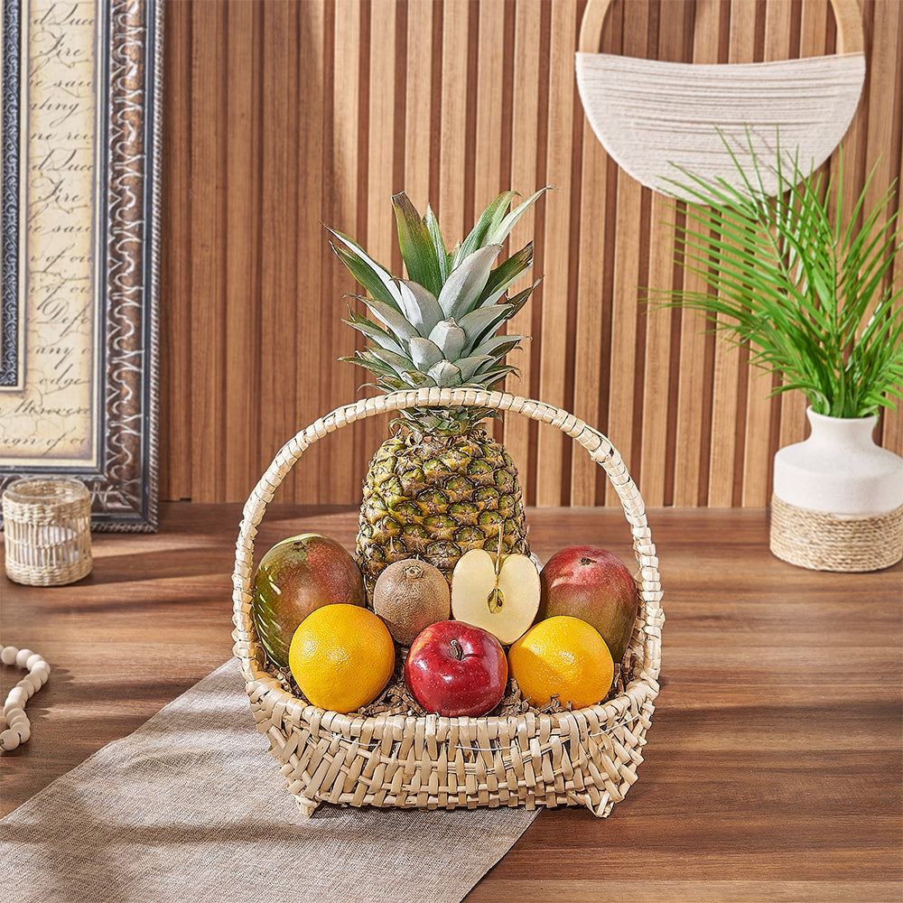 Deluxe Small Fruit Basket with Wide Boat Shaped Handle – how the gift is presented