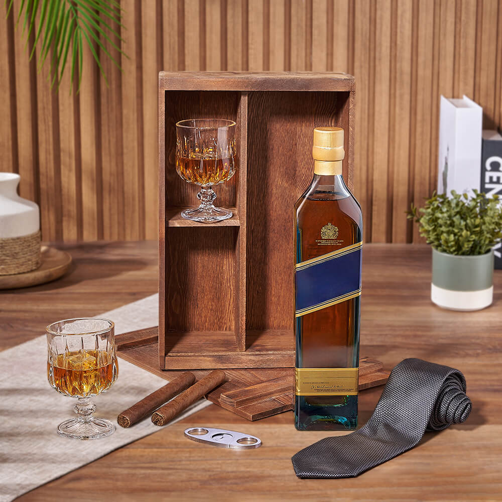 Whiskey Basket with Cigars and Tie – how the gift is presented
