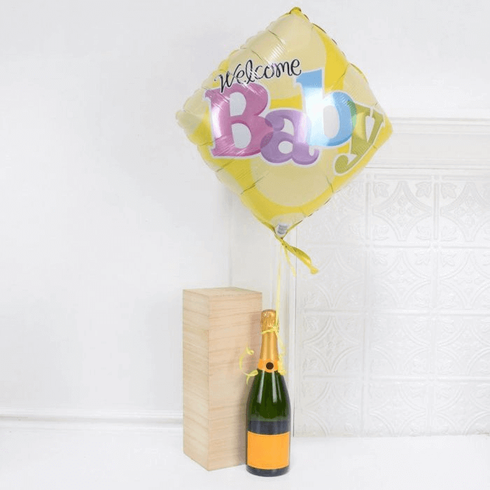 Welcome Baby Toast Champagne Gift Box – how the gift is presented